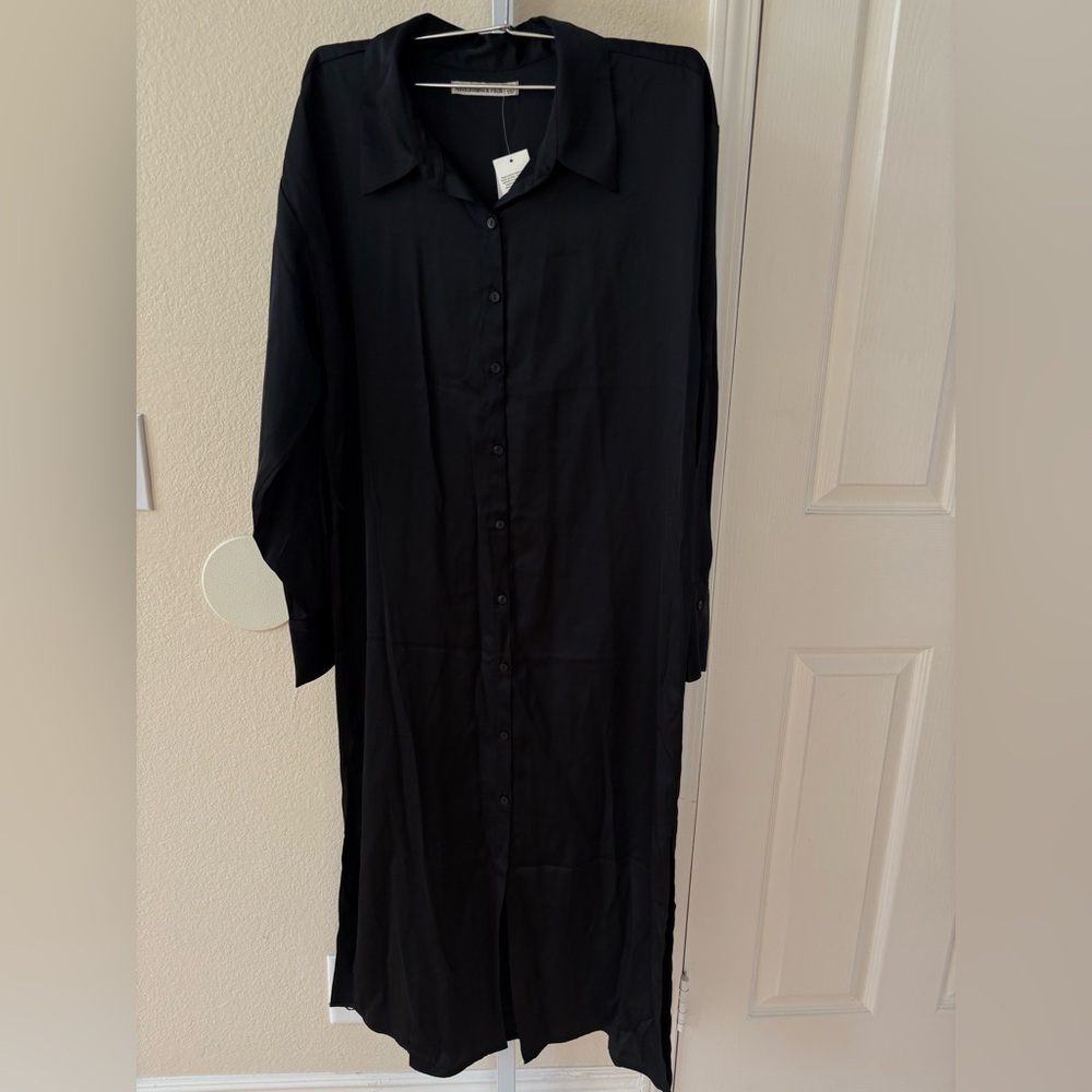 NWT - Abercrombie & Fitch Long-Sleeve Satin Midi Shirt Dress in Black - Size M - Picture 5 of 8